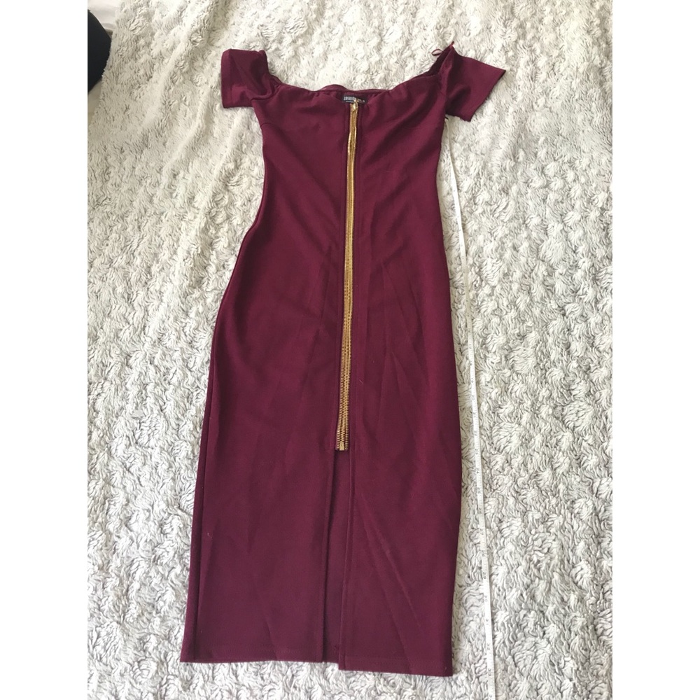 Burgundy body con dress